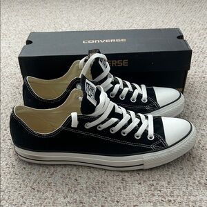 Converse Men's Black and White Sneakers